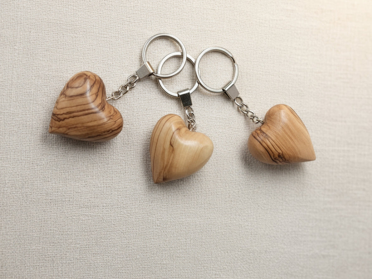 Olive-Wood-Love-Heart-Key-Ring-Gift-handmade