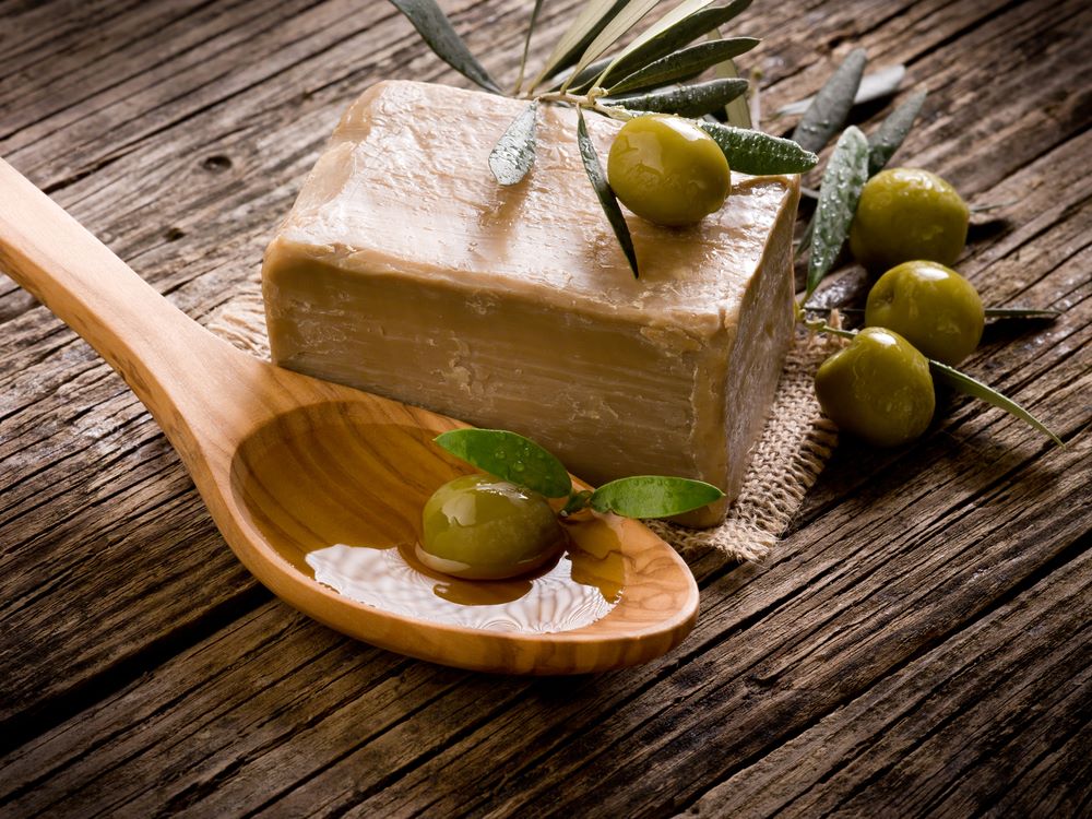 Olive_Oil_Soap_Olives_in_background_1024x.png.jpeg__PID:d7e7909f-8e49-4f5e-9054-d952e87498f6