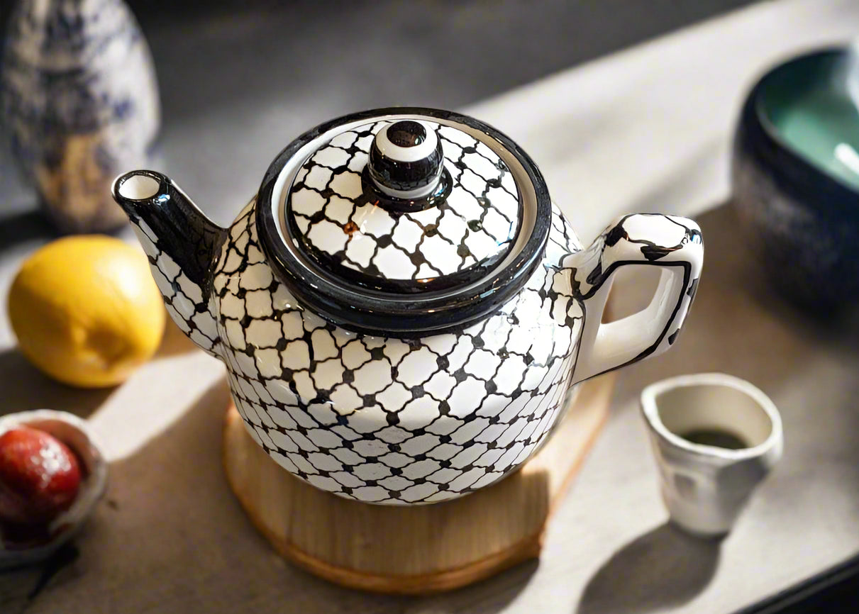 Tea pot